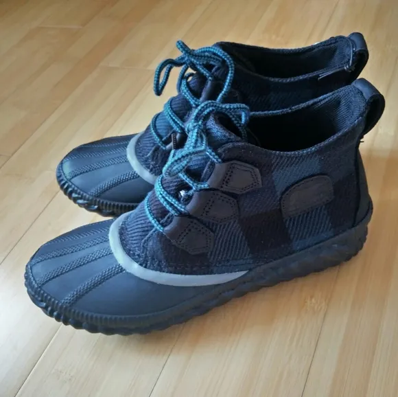 -NEW- Women's Sorel Out N About Plus Boots/Booties 9