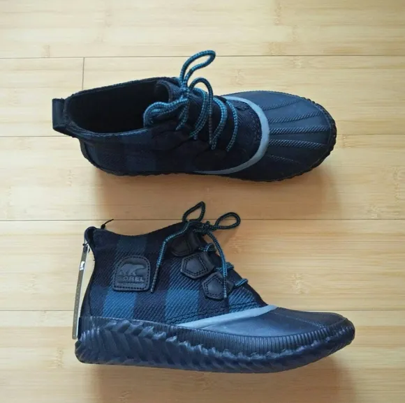 -NEW- Women's Sorel Out N About Plus Boots/Booties 9