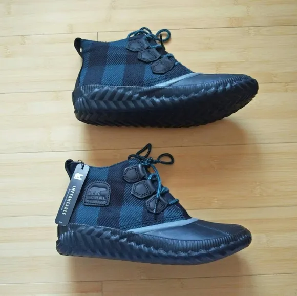 -NEW- Women's Sorel Out N About Plus Boots/Booties 9