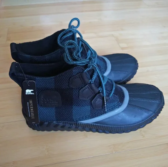 -NEW- Women's Sorel Out N About Plus Boots/Booties 9