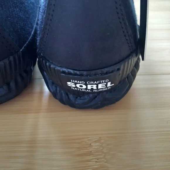 -NEW- Women's Sorel Out N About Plus Boots/Booties 9
