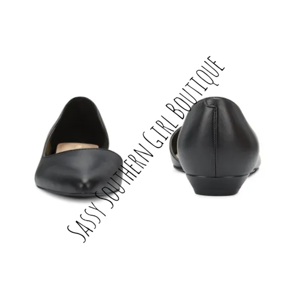 🆕⭐ NINE WEST black leather Dorsey flats