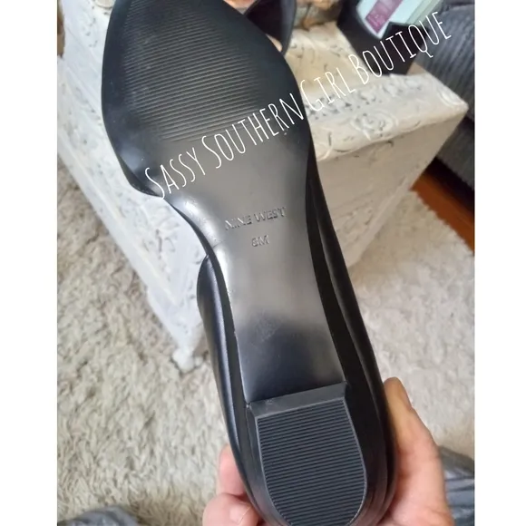 🆕⭐ NINE WEST black leather Dorsey flats