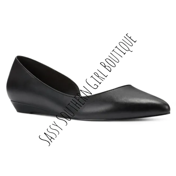 🆕⭐ NINE WEST black leather Dorsey flats