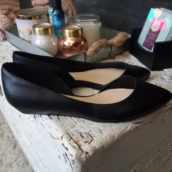 🆕⭐ NINE WEST black leather Dorsey flats