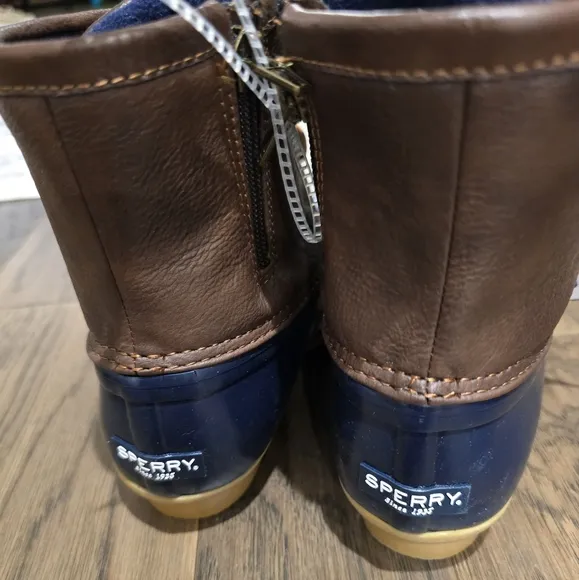 🆕 Sperry Topsider Saltwater Duck Boot Navy Brown Leather Classic