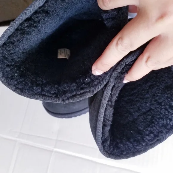 🌸 UGG | Classic Tall II Suede Sherpa lined Boots, size 6, Black