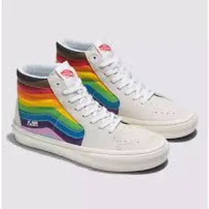 #42❤️ BNWT VANS SK8 HI PRIDE SKATE SNEAKERS
