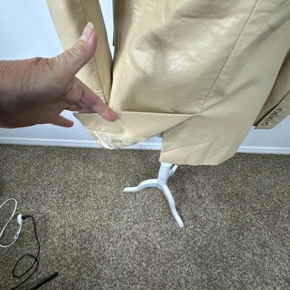 7 For All Mankind Faux Leather 1 Button Blazer Women's S Beige Tan EUC