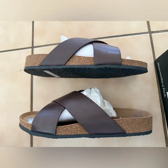 Abercrombie &amp; Fitch Men’s Leather Cork Crossover Slides Size 8 NEW in BOX