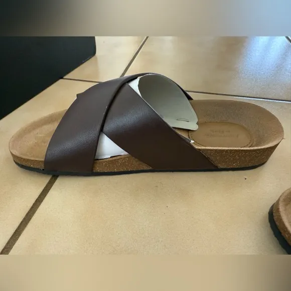 Abercrombie &amp; Fitch Men’s Leather Cork Crossover Slides Size 8 NEW in BOX