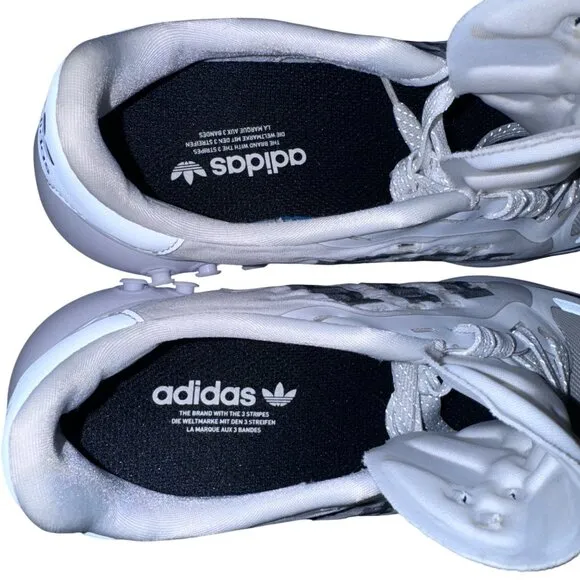 Adidas Boys Size 4.5 LA Trainer 3 White &amp; Black Sneakers Reflective Youth Kids