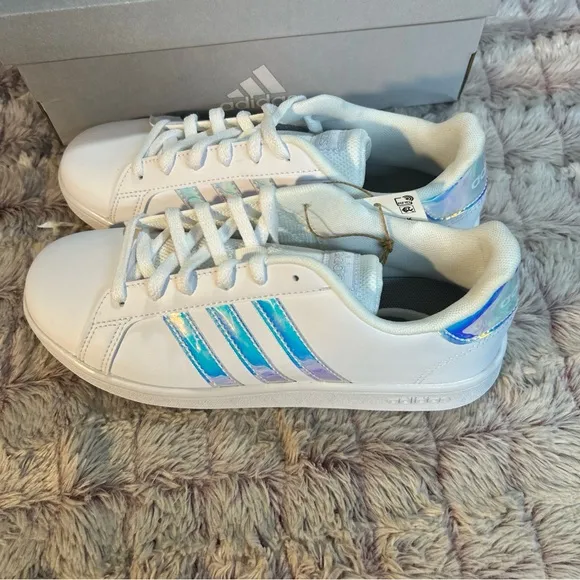 Adidas Girl Grand CourtSneakers Size 3.5
