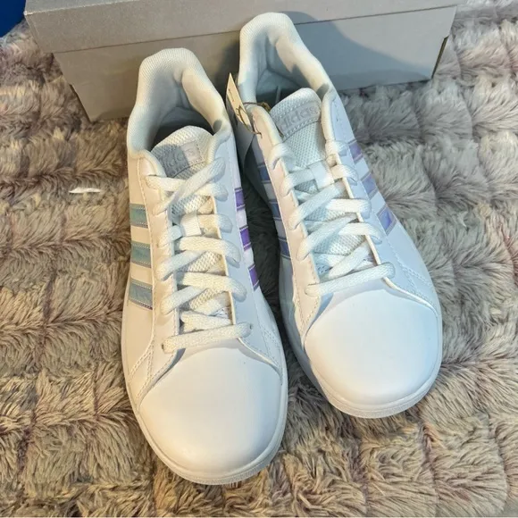 Adidas Girl Grand CourtSneakers Size 3.5