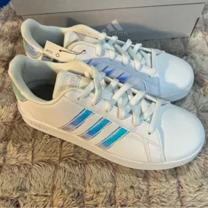 Adidas Girl Grand CourtSneakers Size 3.5