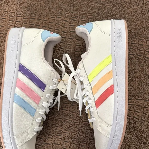 Adidas Grand Court Cloudfoam Rainbow Stripe Sneakers White mens  10.5 NWT