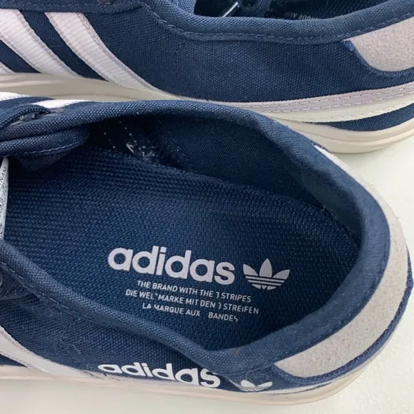 Adidas Men's Navy Blue White Stripe Sneakers Size 8.5 Lace up Low profile