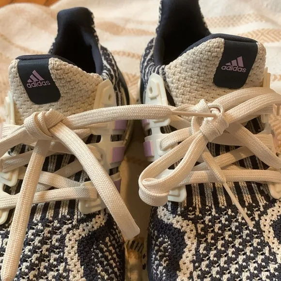 Adidas UltraBOOST 5.0 DNA Sneakers Size 6