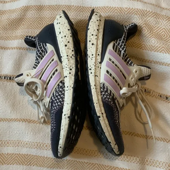 Adidas UltraBOOST 5.0 DNA Sneakers Size 6