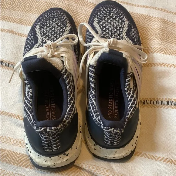 Adidas UltraBOOST 5.0 DNA Sneakers Size 6