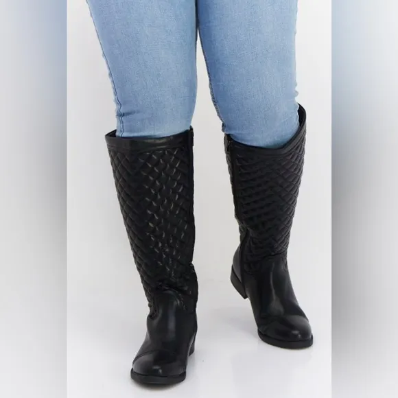 AEROSOLES ESTABLISH WIDE CALF RIDING BOOT WOMEN BLACK QUILTED SIZE 7  (NO BOX )