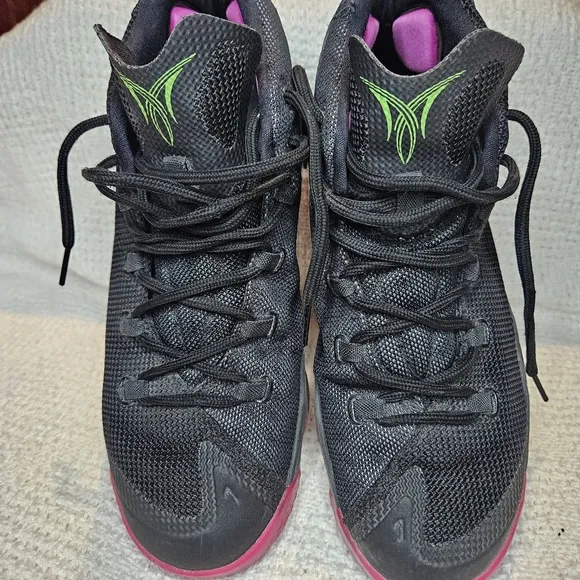 Air Jordan Melo M12 The Dungeon Basketball Shoes Sneakers Mens Size 8.5