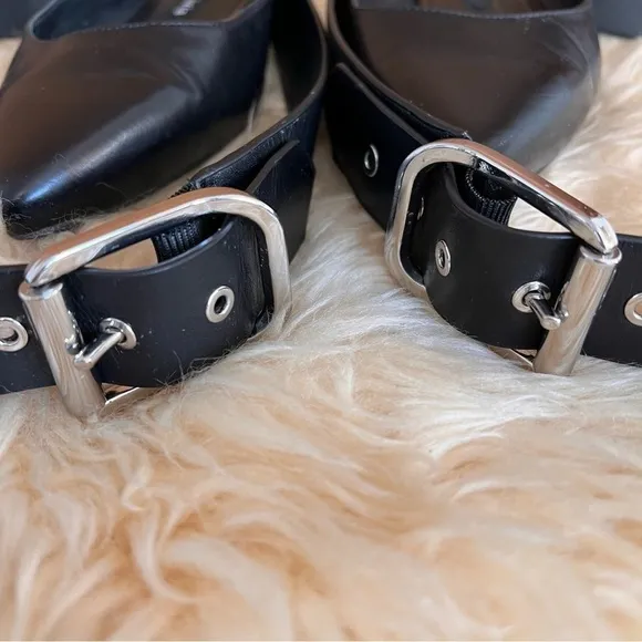 Alice   Olivia Lana Ankle Wrap Black Flats Sz-7.5
