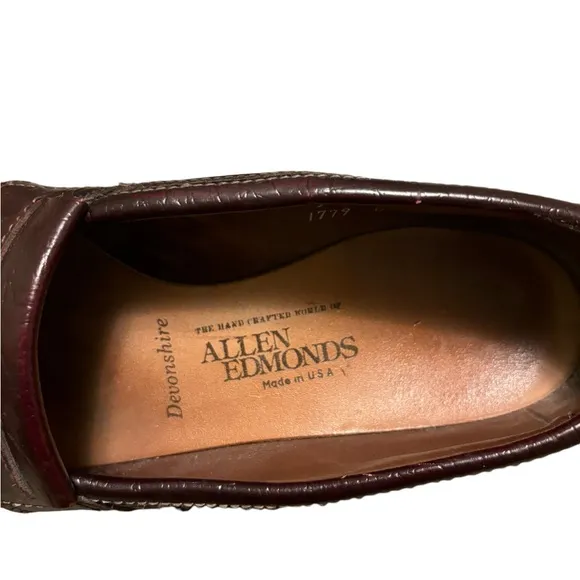 Allen Edmonds Devonshire Loafers Mens 9 Burgundy Leather Vibram Sole Kilt USA