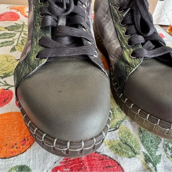 Andia Fora metallic camo sneakers size 37
