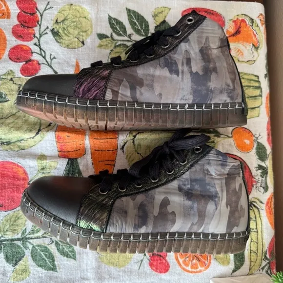 Andia Fora metallic camo sneakers size 37