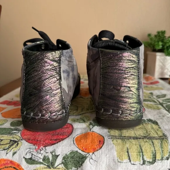 Andia Fora metallic camo sneakers size 37