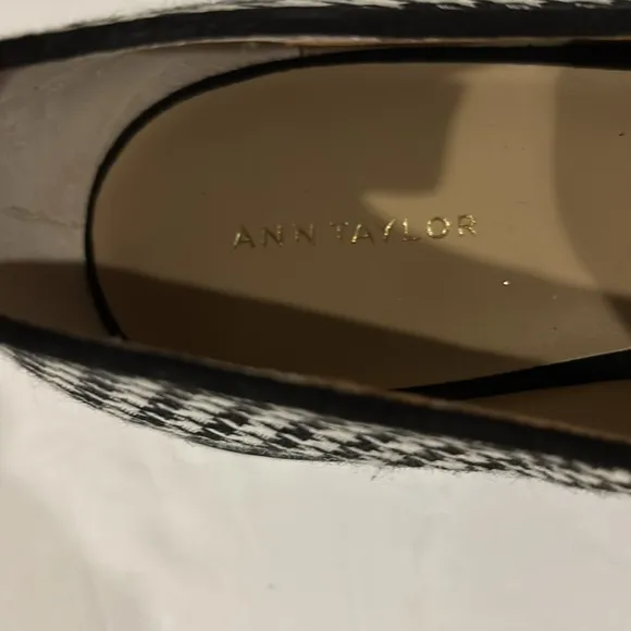 Ann Taylor Black and White Houndstooth Loafers - Size 10