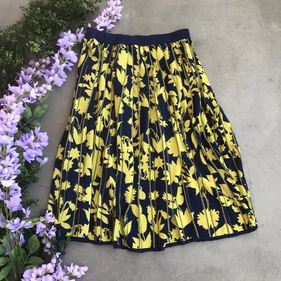 Anthropologie Leandra Pleated Sweater Skirt Large Floral Sz Large NWT Green