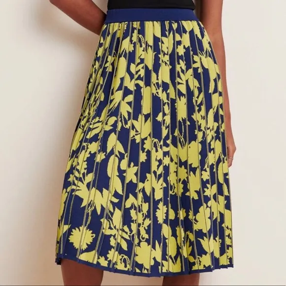 Anthropologie Leandra Pleated Sweater Skirt Large Floral Sz Large NWT Green