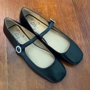 Anthropology Silent D women’s black flats with strap size 41 size 10