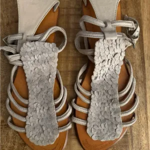 Antik batik light Gray grey Leather gladiator Sandals flats 41  NWOT