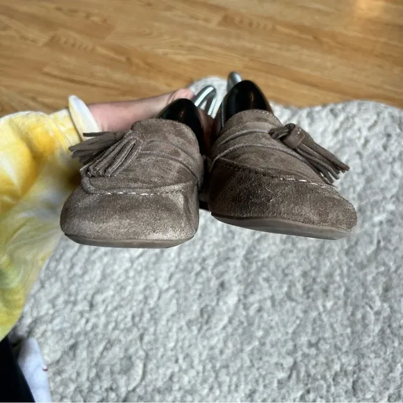 Aquatalia Journee Tassel Loafer Flats in Authentic Taupe Suede Size 6.5