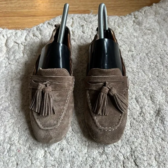 Aquatalia Journee Tassel Loafer Flats in Authentic Taupe Suede Size 6.5