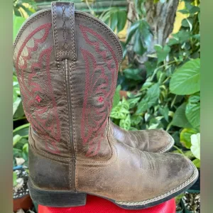 Ariat boots boots size 4