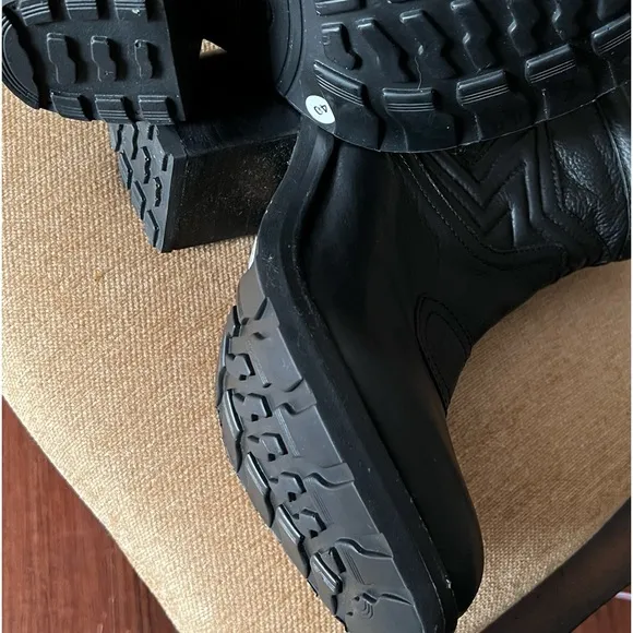 ASH UNO QUILTED BLACK ANKLE BOOTS