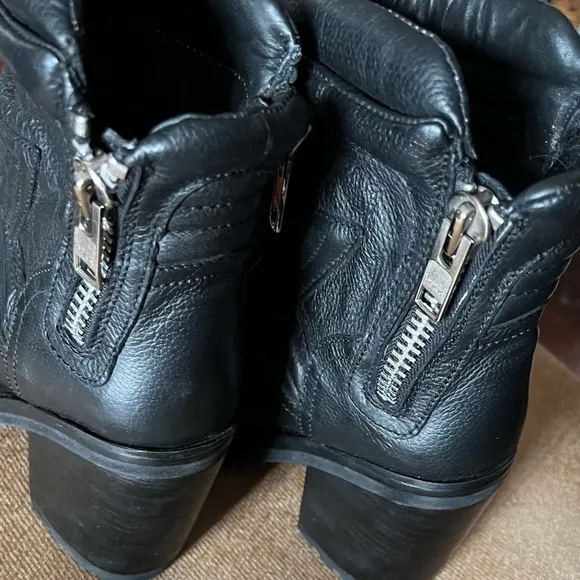 ASH UNO QUILTED BLACK ANKLE BOOTS