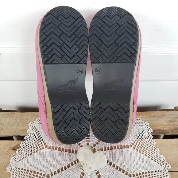 🌸AvaiaLable🌸Flower Power Dansko Pro Clog Pink  Embroidered Nubuck Suede Girls