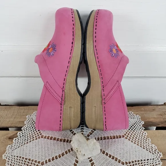 🌸AvaiaLable🌸Flower Power Dansko Pro Clog Pink  Embroidered Nubuck Suede Girls