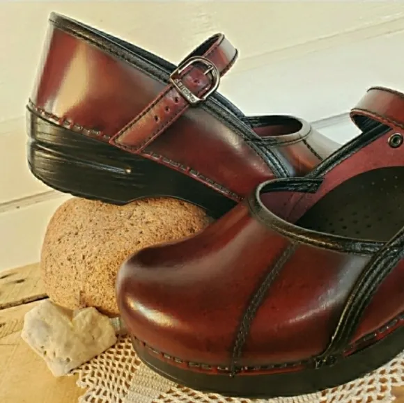 ⚘AvaiLable⚘Black Cherry Dansko Pro Marcelle Mary Jane Clog Sandal Straps Buckles