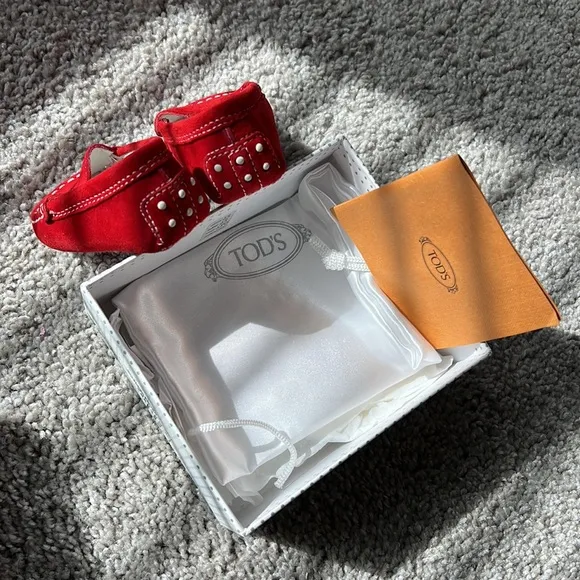 Baby girls &amp; boys Tod’s Suede Loafers sz 16