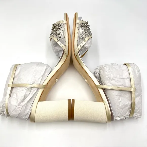 Badgley Mischka Womens Blaine Ivory Satin Jeweled Dress Sandals Heels Shoes 7