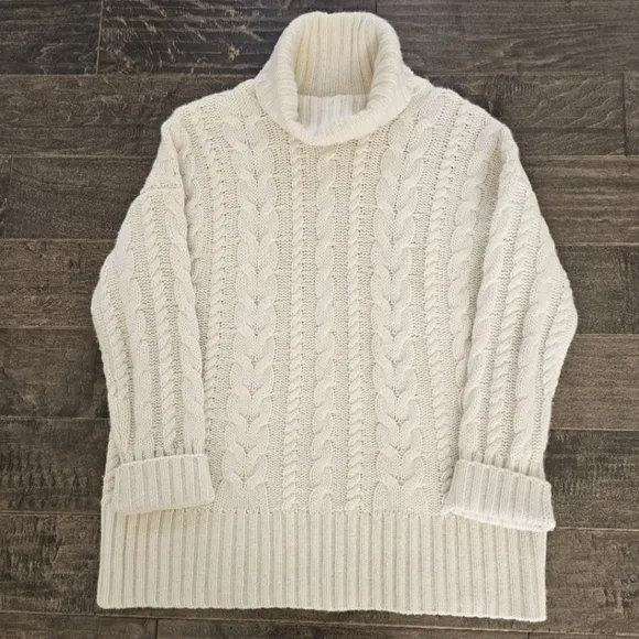 Banana Republic Cashmere Blend Cable Knit Oversized Turtleneck Sweater sz med