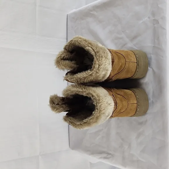 Baretraps Aero Leather Y2K Round Toe Cold Weather Lace Up Combat Winter Boots