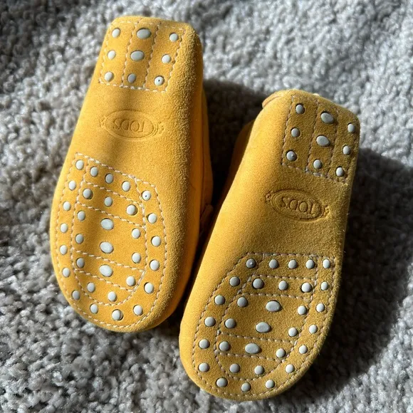 Bay boys &amp; Baby girl Tod’s suede loafers sz 17