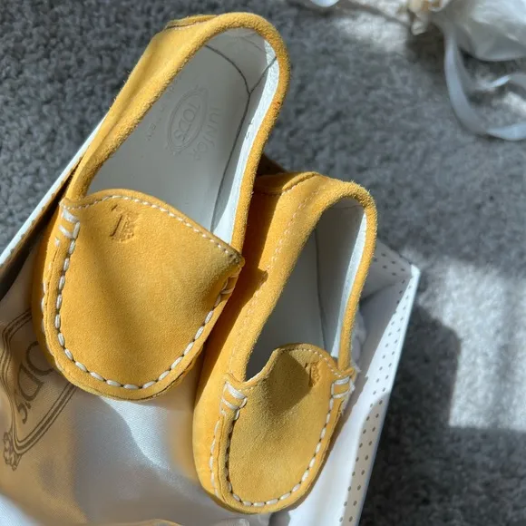Bay boys &amp; Baby girl Tod’s suede loafers sz 17